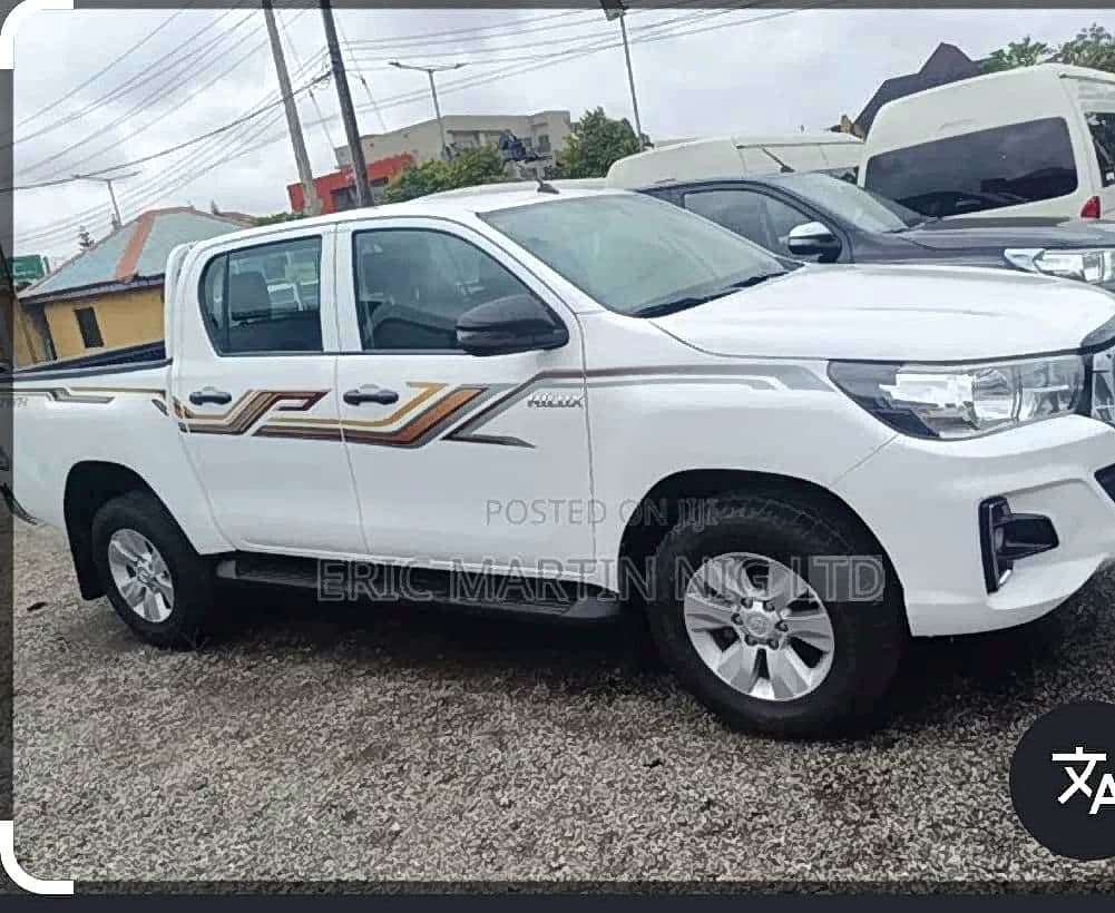 Vehicle or machinery available for lease